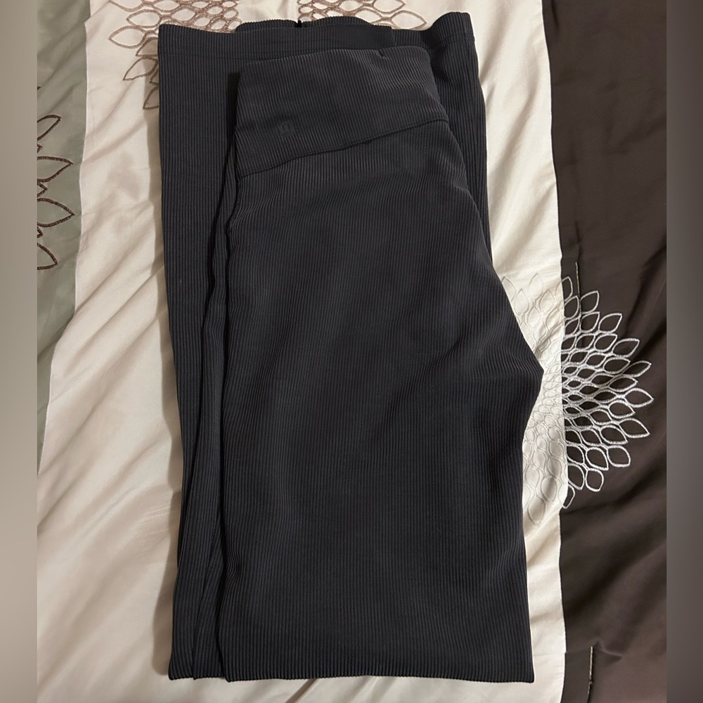 Lululemon - ribbed softstreme flare pant/legging